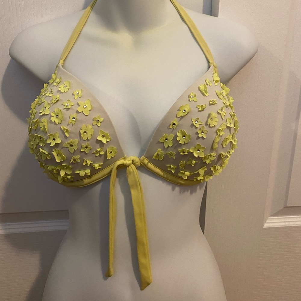 Victoria’s Secret Bikini Top